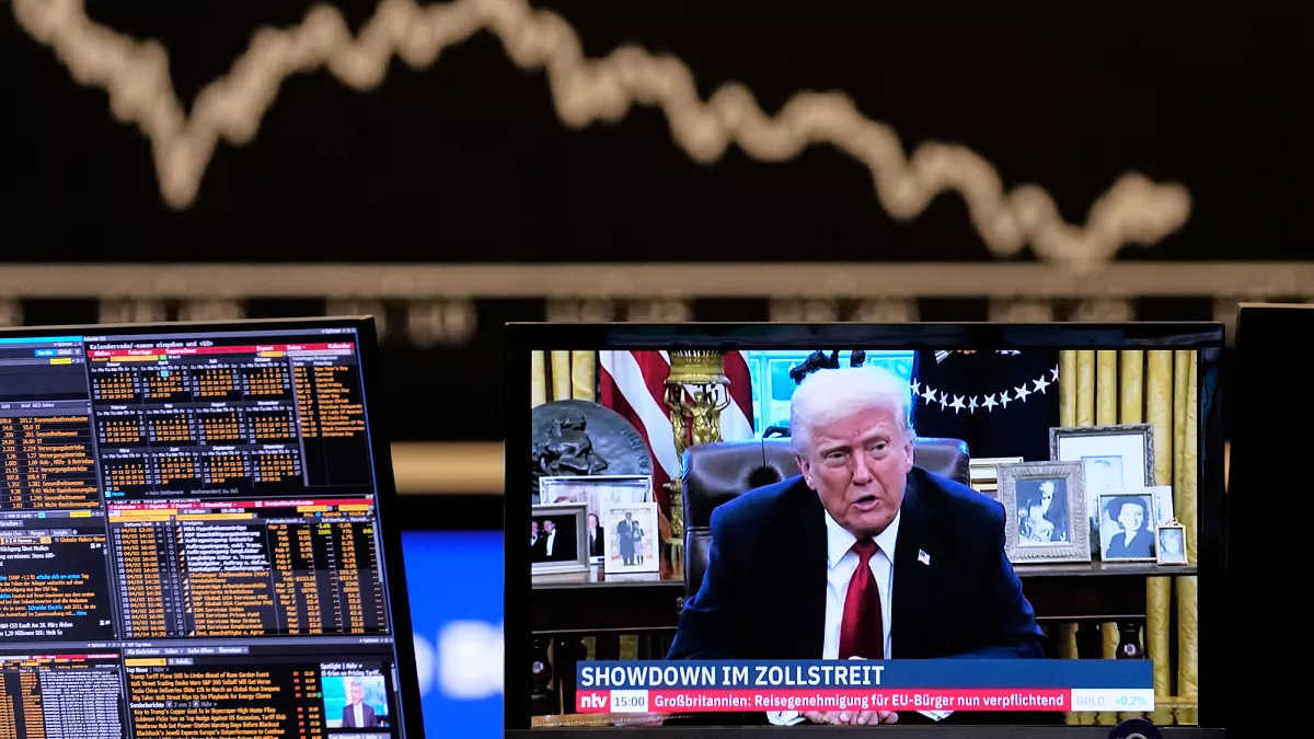 FTSE Rises Amid Trump Tariffs and Monzo Fine News