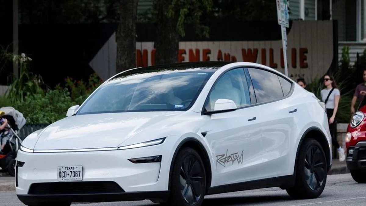 Tesla to Launch Robotaxis