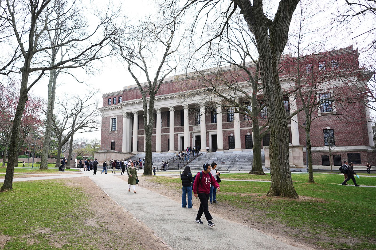 US Immigration Policy Shifts Using Antisemitism Settlements to Reduce Student Enrollment